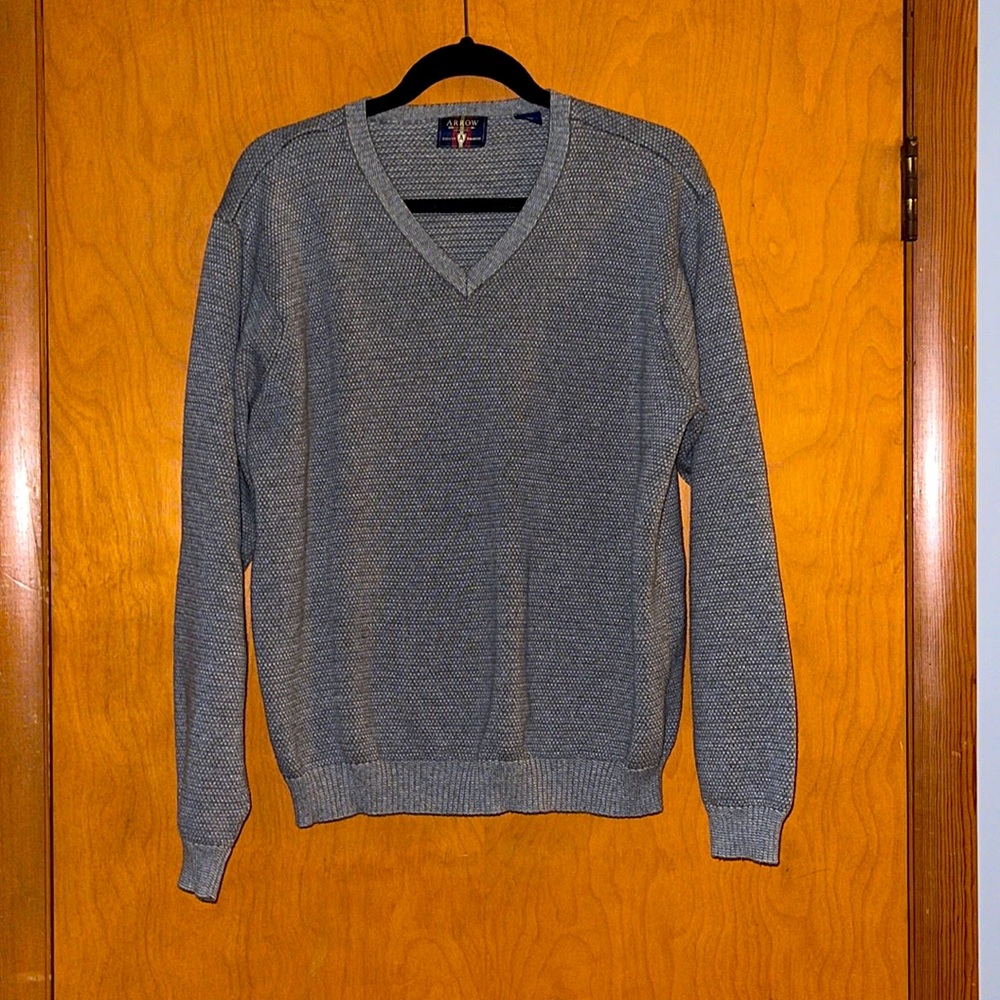 Arrow Grey and White V- Neck Sweater, Size Large